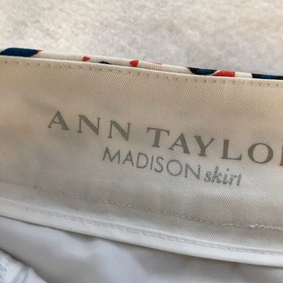 Ann Taylor size 6 Madison midi skirt stretchy geometric pattern - Picture 3 of 6